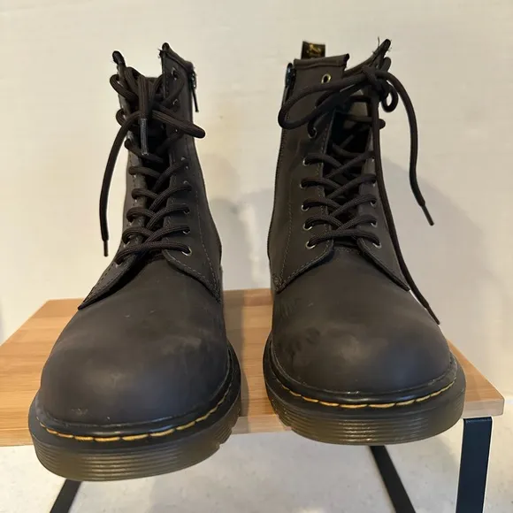 Dr. Martens Dark Brown Leather Men's Size 6, women’s 7 Boots. Zippered Sides.