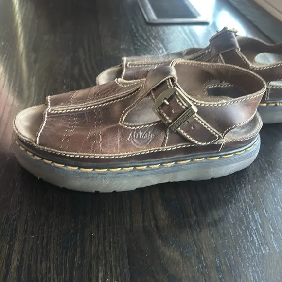 Dr. Martens Fisherman Sandals Air WairSize 10 Retro Slight Platform Leather
