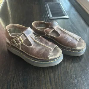 Dr. Martens Fisherman Sandals Air WairSize 10 Retro Slight Platform Leather