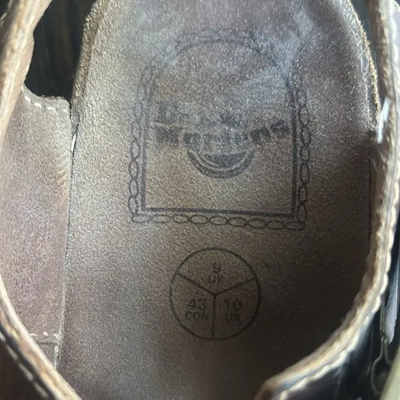 Dr. Martens Fisherman Sandals Air WairSize 10 Retro Slight Platform Leather