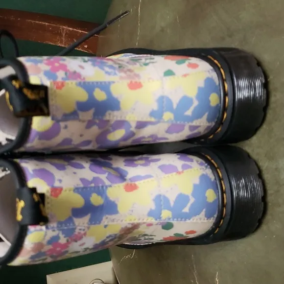 Dr Martens, floral 1460 boots Y6 W7