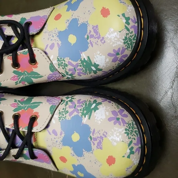 Dr Martens, floral 1460 boots Y6 W7