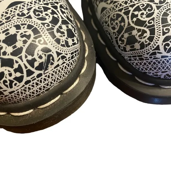 DR. MARTENS FOR WOMEN: PASCAL LACE BOOTS Size 6 Gothic Lace Henna Tattoo C