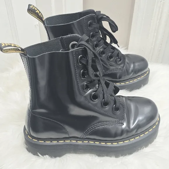 Dr. Martens Molly Platform Lace-up Boots Waterproof/Oil Resistant Chunky Boot