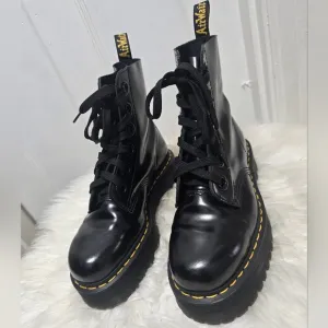 Dr. Martens Molly Platform Lace-up Boots Waterproof/Oil Resistant Chunky Boot