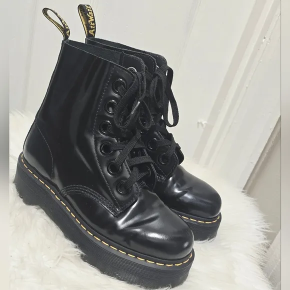 Dr. Martens Molly Platform Lace-up Boots Waterproof/Oil Resistant Chunky Boot