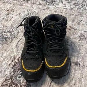 Duluth’s Composite Boots steal toe size 11.5 wide work boots