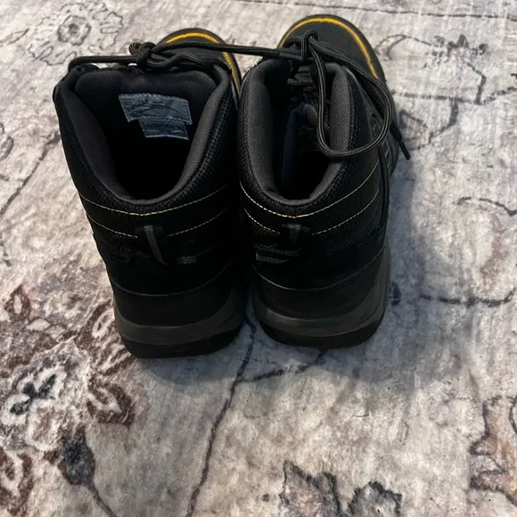 Duluth’s Composite Boots steal toe size 11.5 wide work boots