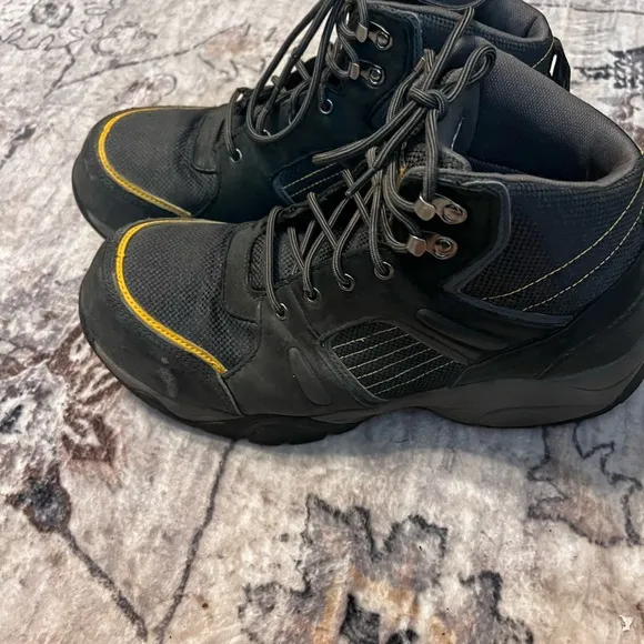 Duluth’s Composite Boots steal toe size 11.5 wide work boots