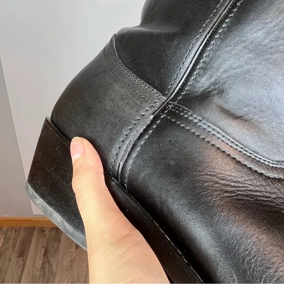 DURANGO Oil Resistant Black Leather Western Boots. Size 10.5
