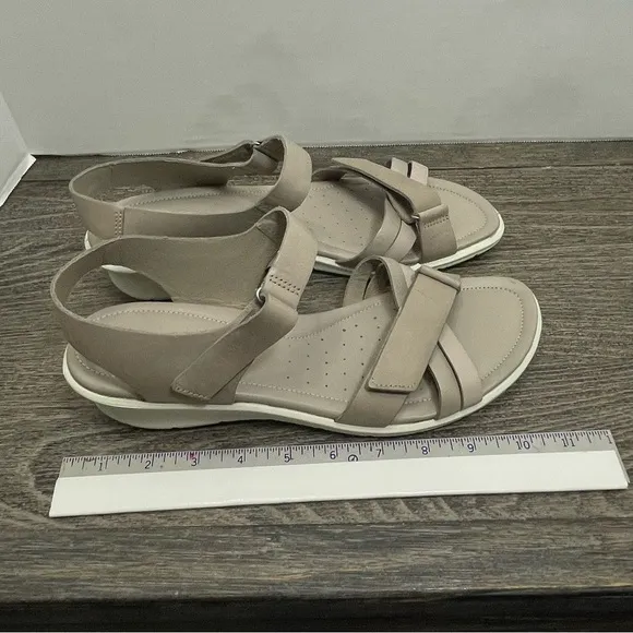 ECCO Felicia Women's Beige Sandals. Like new. Pre-owned. Size EUR 42. US11.