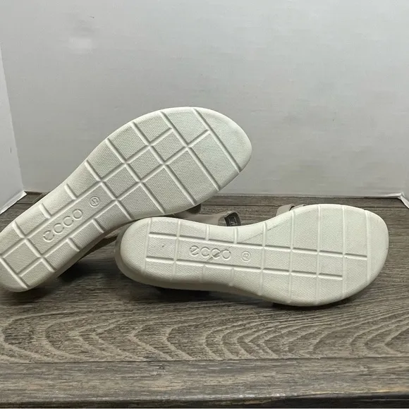 ECCO Felicia Women's Beige Sandals. Like new. Pre-owned. Size EUR 42. US11.