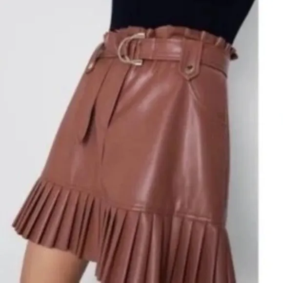 💥EFFORTLESSLY CHIC💥 Pleated Belted Leather Skirt in Rouge Brown
