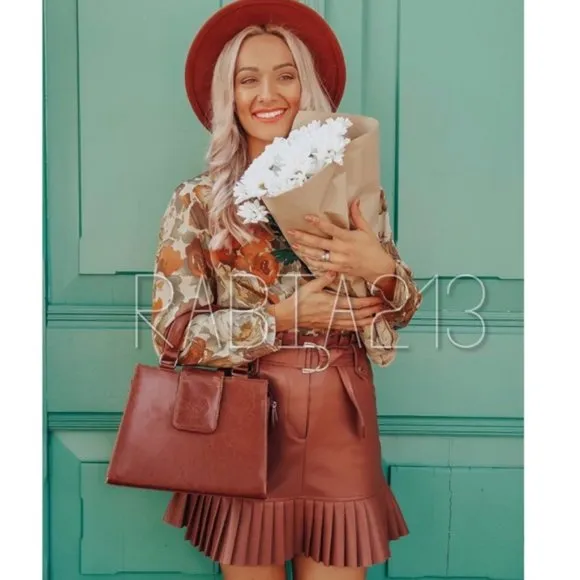 💥EFFORTLESSLY CHIC💥 Pleated Belted Leather Skirt in Rouge Brown