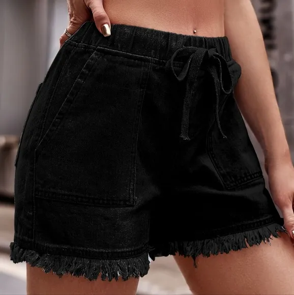 Effortlessly Cool Raw Hem Denim Shorts - Black