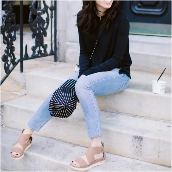 EILEEN FISHER Sandals
