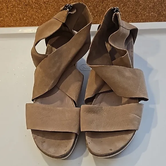 EILEEN FISHER Sandals
