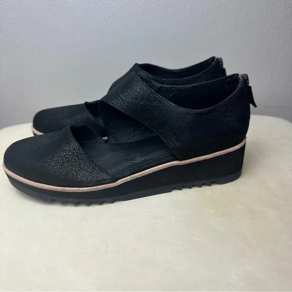 Eileen Fisher Suede Demi-Wedge Zip Up Sandals Sz 6