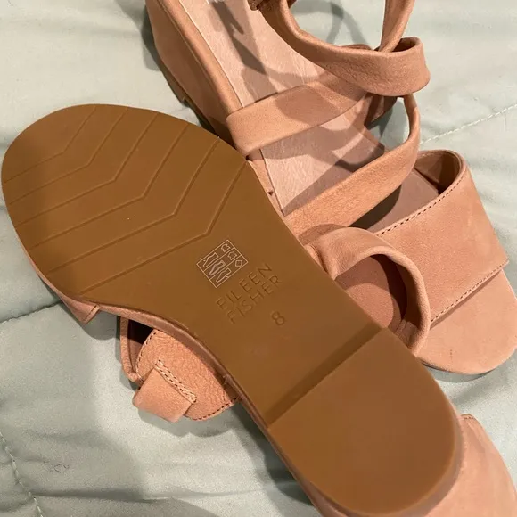 Eileen Fisher Tan Ellis Sandals      NEW