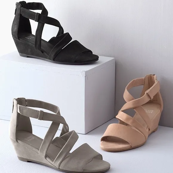 Eileen Fisher Tan Ellis Sandals      NEW