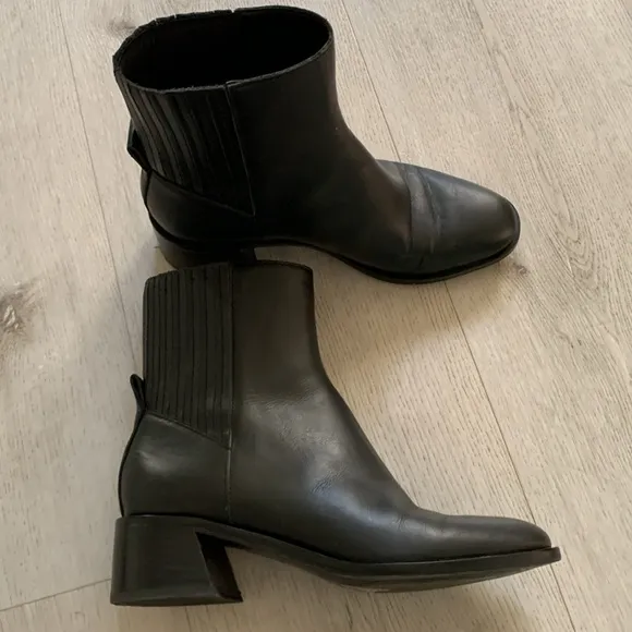 Elegant Black Ankle Boots Dolce Vita Linny H2O Waterproof Boots size 8 classic