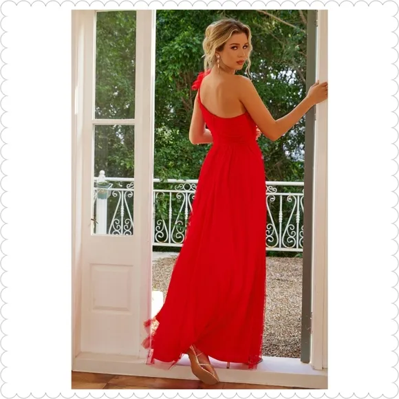 Elegant One-Shoulder Maxi Dress with Cutout &amp; Slit