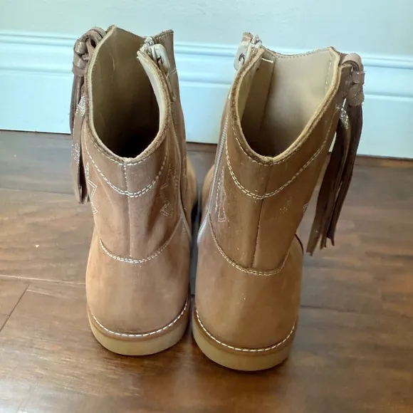 Elephantito Shimmering Pink/Gold Tassel Boots-NWOT Size 6