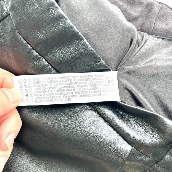 ENGLISH FACTORY Aiden Scallop Detail Vegan Leather Shorts In Black