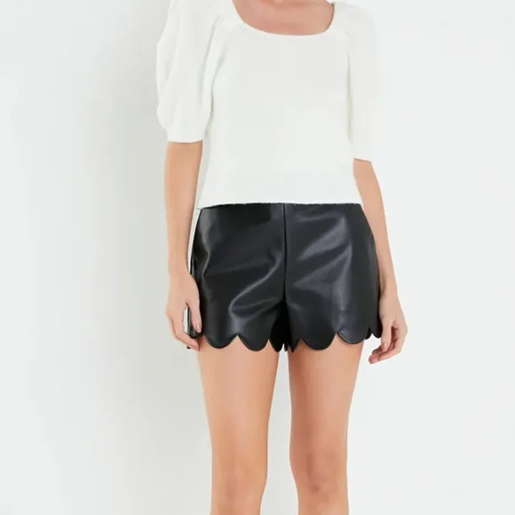 ENGLISH FACTORY Aiden Scallop Detail Vegan Leather Shorts In Black