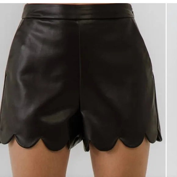 ENGLISH FACTORY Aiden Scallop Detail Vegan Leather Shorts In Black
