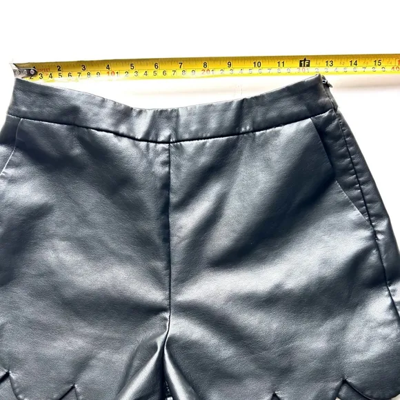 ENGLISH FACTORY Aiden Scallop Detail Vegan Leather Shorts In Black