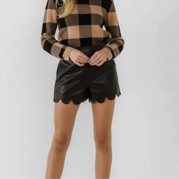 ENGLISH FACTORY Aiden Scallop Detail Vegan Leather Shorts In Black