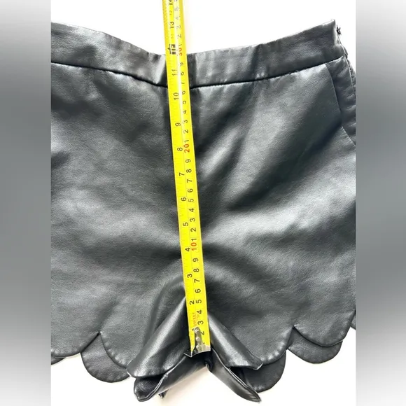 ENGLISH FACTORY Aiden Scallop Detail Vegan Leather Shorts In Black