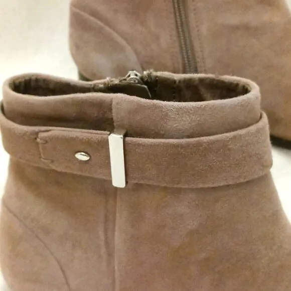 Essex Lane REAL SUEDE LEATHER Tan Ankle Boots Booties Sz 6.5