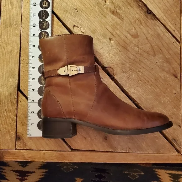 ETIENNE Aigner Vicki Cognac Ankle womens boots Size 8.5M