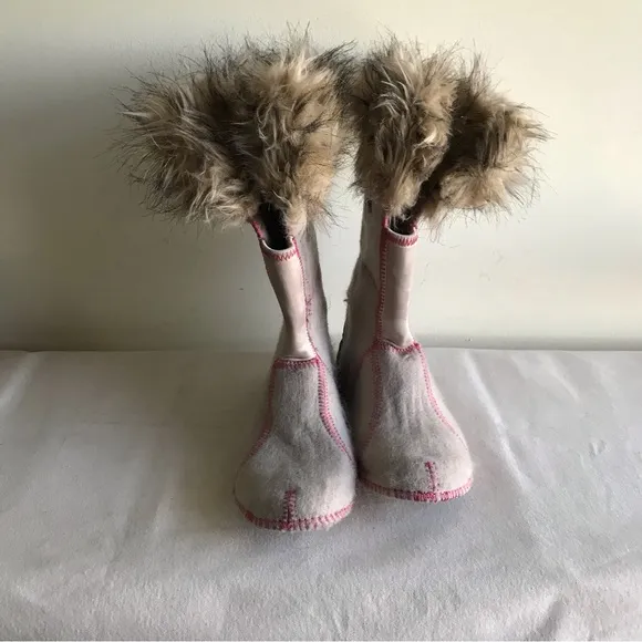 EUC Sorel sz 6 Joan of Arctic boots waterproof. Brown suede Fur top felt bootie