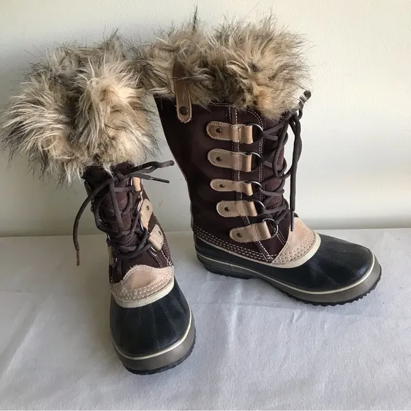 EUC Sorel sz 6 Joan of Arctic boots waterproof. Brown suede Fur top felt bootie