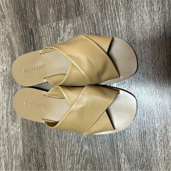 Everlane The Day Crossover Sandal in Light Taupe size 7