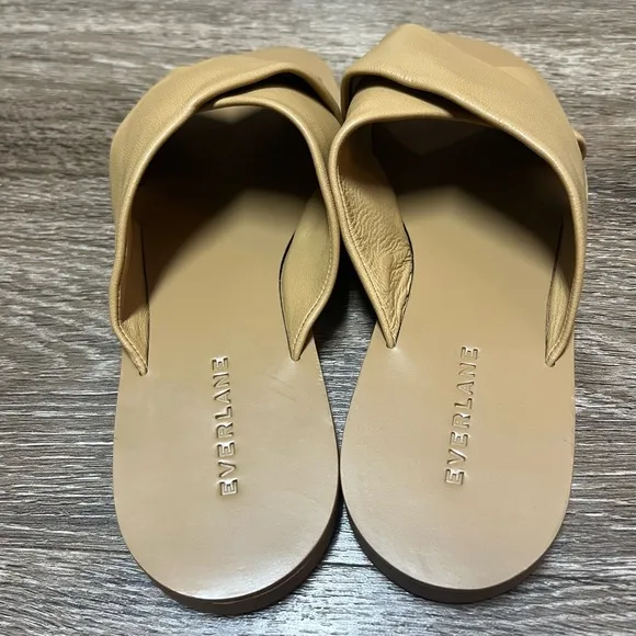 Everlane The Day Crossover Sandal in Light Taupe size 7