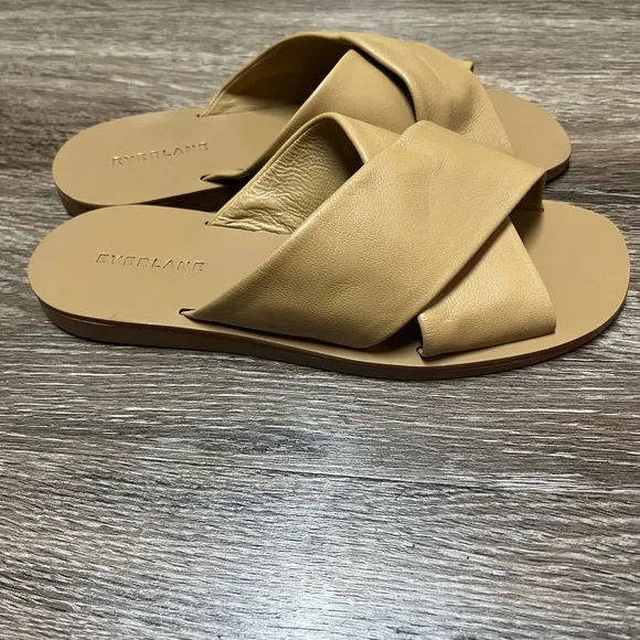 Everlane The Day Crossover Sandal in Light Taupe size 7