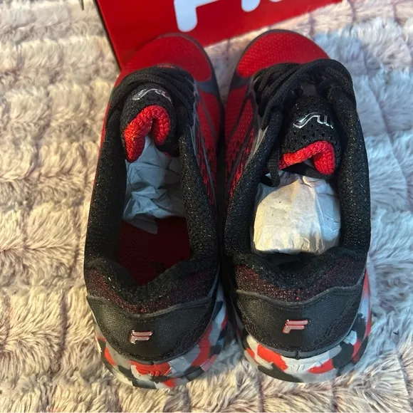 FILA Speedstride Sneakers size 6