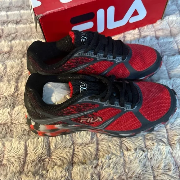 FILA Speedstride Sneakers size 6