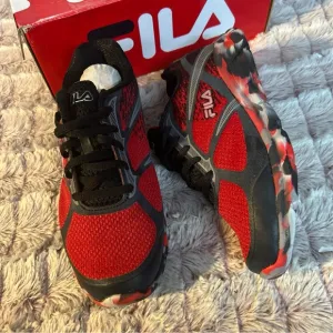 FILA Speedstride Sneakers size 6