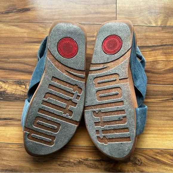 Fitflop Lulu Tm cross back strap sandals 10