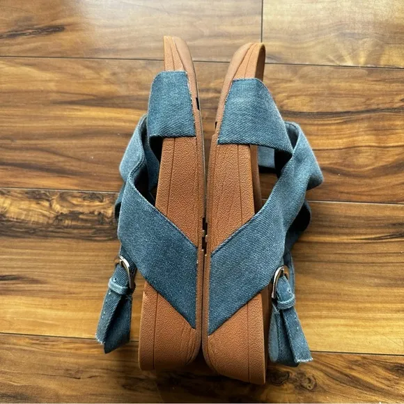 Fitflop Lulu Tm cross back strap sandals 10