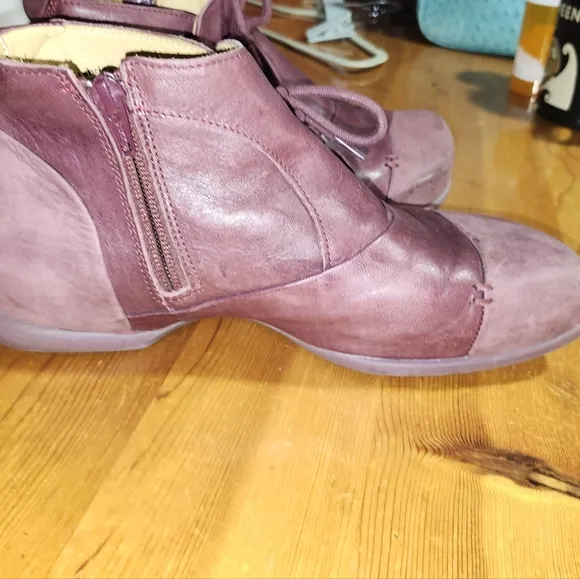 Fluevog Peacemaker Mildred Burgundy ankle boots Women's 8 Men's 6