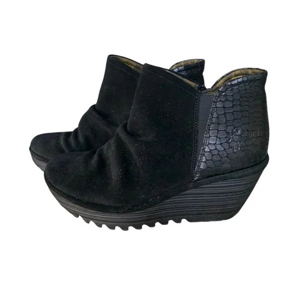 Fly London Yamy Black Leather Texture Oiled Suede Wedge Ankle Boots Sz 39