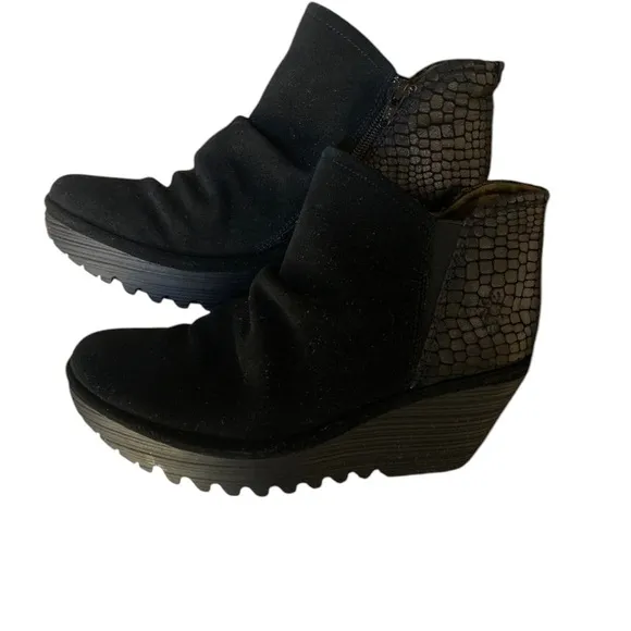 Fly London Yamy Black Leather Texture Oiled Suede Wedge Ankle Boots Sz 39
