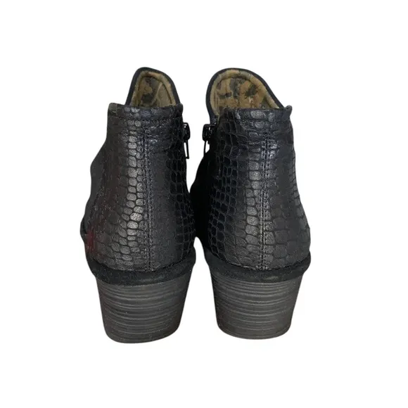 Fly London Yamy Black Leather Texture Oiled Suede Wedge Ankle Boots Sz 39