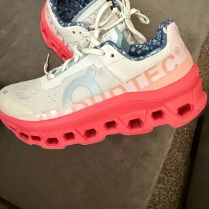 FP Movement x On Cloud